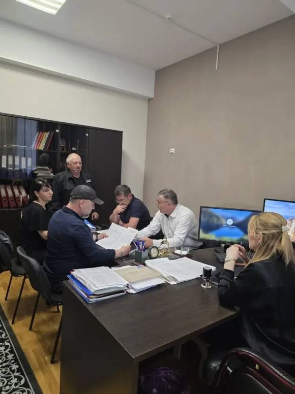 Сегодня в МБДОУ детский сад №25 «Джейран» и №26 «Родничок»специалистами Управления по делам ГО и ЧС г. Каспийск совместно с сотрудниками Аппарата АТК города и Росгвардии были проведены учебные тренировки по действиям... Сегодня в МБДОУ детский сад №25 «Джейран» и №26 «Родничок»специалистами Управления по делам ГО и ЧС г. Каспийск совместно с сотрудниками Аппарата АТК города и Росгвардии были проведены учебные тренировки по действиям...