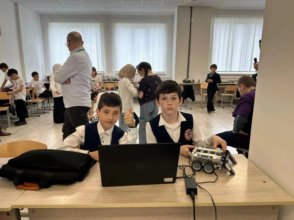Ученики Республиканского центра образования Магомедарип Мухумаев и Мурад Гасанов заняли III место на Чемпионате СКФО по робототехнике «Робоквант2026» Ученики Республиканского центра образования Магомедарип Мухумаев и Мурад Гасанов заняли III место на Чемпионате СКФО по робототехнике «Робоквант2026»