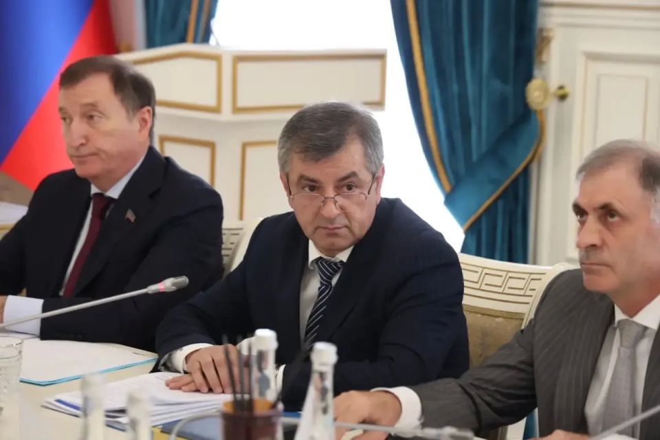 Дагестанцы должны иметь возможность реализовать себя на Родине Дагестанцы должны иметь возможность реализовать себя на Родине