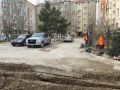 На фото в сравнении до/после дворовая территория по ул. Байрамова 27-29, благоустроенная в рамках ФКГС