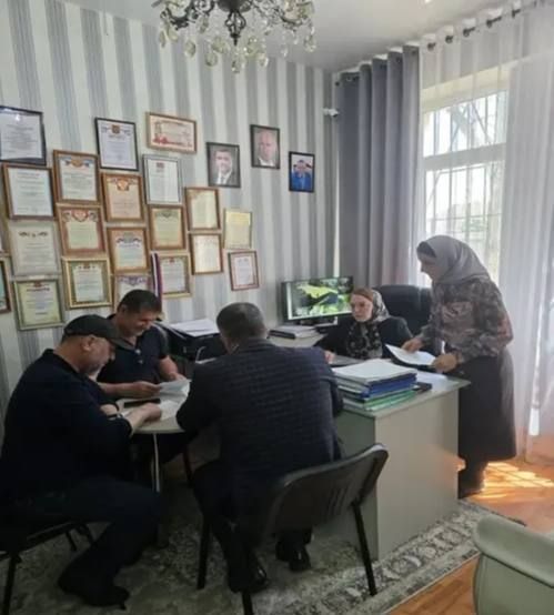 Сегодня в МБДОУ детский сад №25 «Джейран» и №26 «Родничок»специалистами Управления по делам ГО и ЧС г. Каспийск совместно с сотрудниками Аппарата АТК города и Росгвардии были проведены учебные тренировки по действиям... Сегодня в МБДОУ детский сад №25 «Джейран» и №26 «Родничок»специалистами Управления по делам ГО и ЧС г. Каспийск совместно с сотрудниками Аппарата АТК города и Росгвардии были проведены учебные тренировки по действиям...
