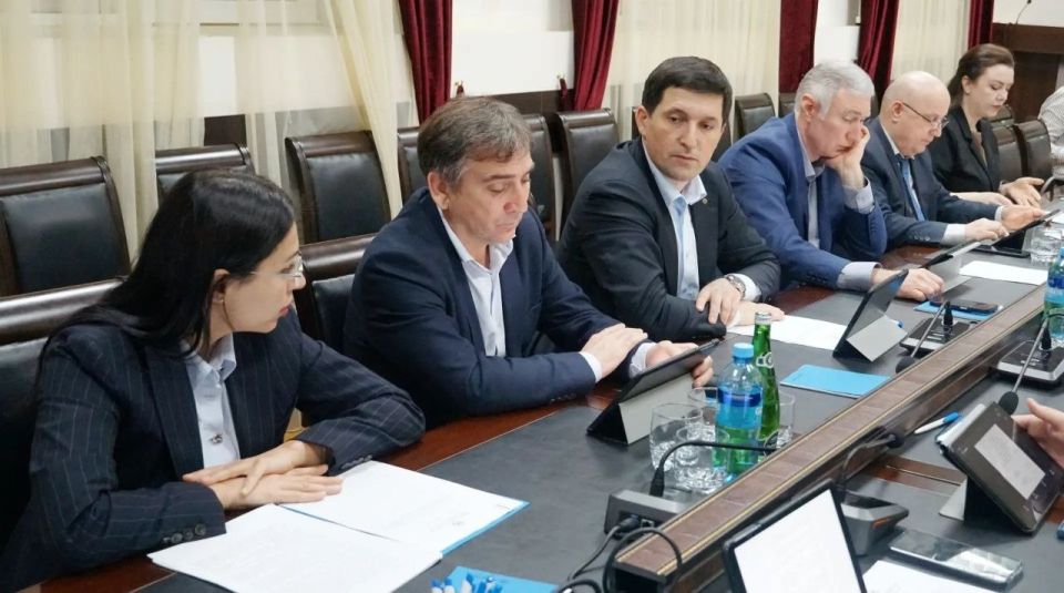 Под председательством Магомеда Дибирова состоялось заседание Избирательной комиссии РД Под председательством Магомеда Дибирова состоялось заседание Избирательной комиссии РД