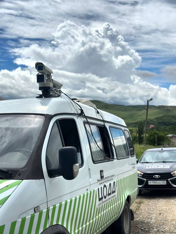 Каждый день по дорогам Дагестана проезжают тысячи грузовых автомобилей Каждый день по дорогам Дагестана проезжают тысячи грузовых автомобилей
