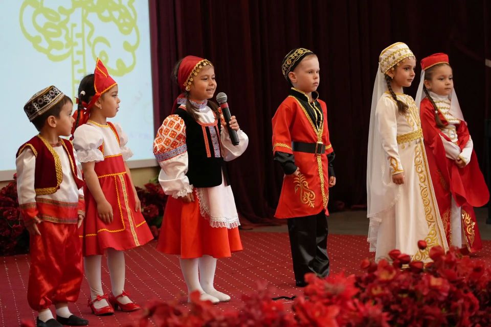 Фестиваль «Юные дарования» состоялся на базе Каспийского центра образования «Школа №15» Фестиваль «Юные дарования» состоялся на базе Каспийского центра образования «Школа №15»
