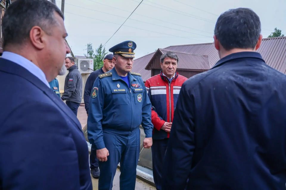 Куренков и Щукин проверили ход работ на месте обрушения дома в Махачкале Куренков и Щукин проверили ход работ на месте обрушения дома в Махачкале