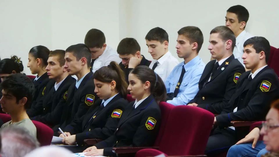 Русский язык как основа единства: в Махачкале обсудили роль русской интеллигенции в развитии Дагестана Русский язык как основа единства: в Махачкале обсудили роль русской интеллигенции в развитии Дагестана