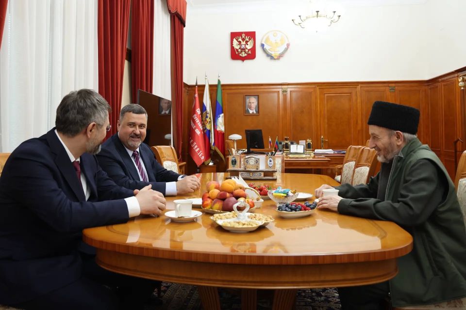Фёдор Щукин поздравил шейха Ахмада Афанди с наступающим Курбан-байрамом Фёдор Щукин поздравил шейха Ахмада Афанди с наступающим Курбан-байрамом
