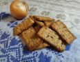 Крекеры из цельнозерновой муки с луком: новый взгляд на здоровье и вкус