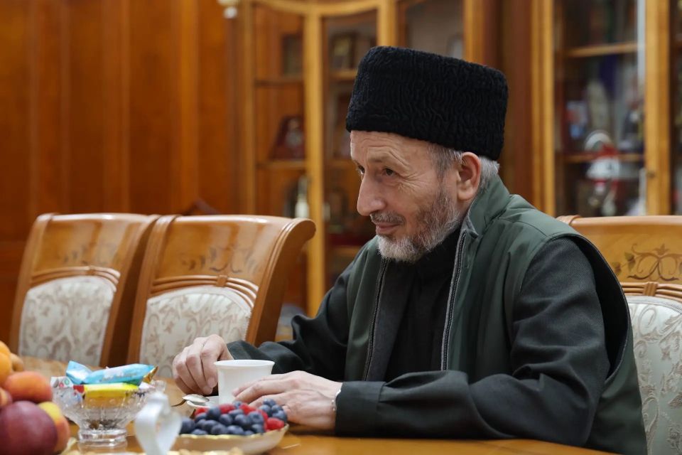 Фёдор Щукин поздравил шейха Ахмада Афанди с наступающим Курбан-байрамом Фёдор Щукин поздравил шейха Ахмада Афанди с наступающим Курбан-байрамом