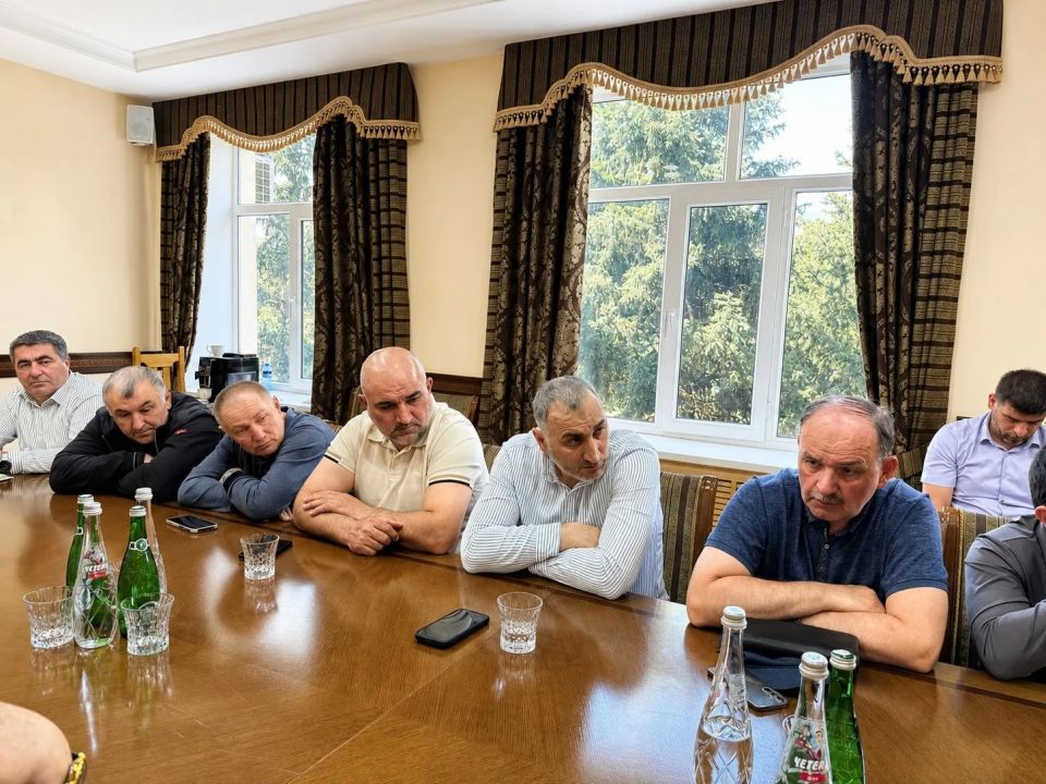 Вопросы господдержки сельского хозяйства обсудили на совещании в Буйнакском районе Вопросы господдержки сельского хозяйства обсудили на совещании в Буйнакском районе