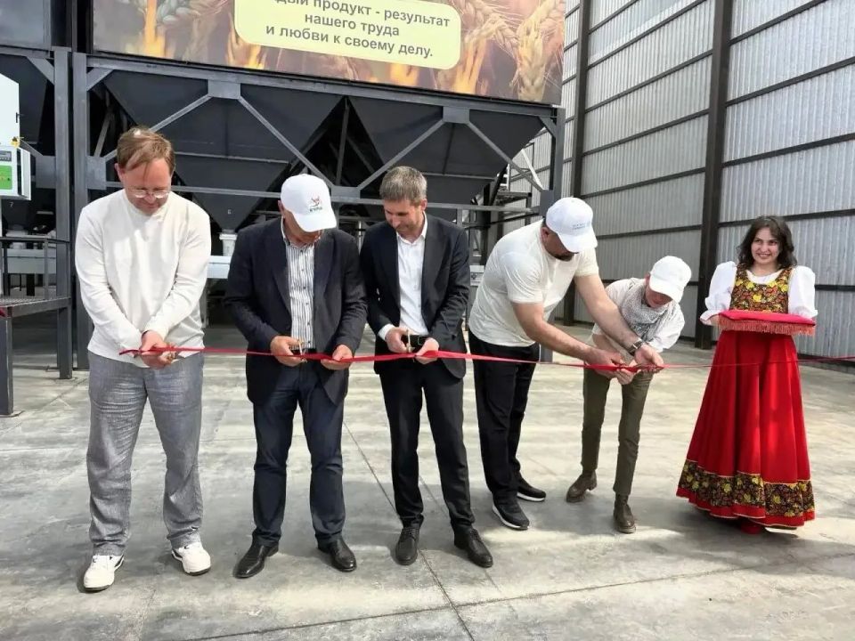 Представители ООН стали почетными гостями на открытии нового рисо-перерабатывающего завода в Тарумовском районе Представители ООН стали почетными гостями на открытии нового рисо-перерабатывающего завода в Тарумовском районе