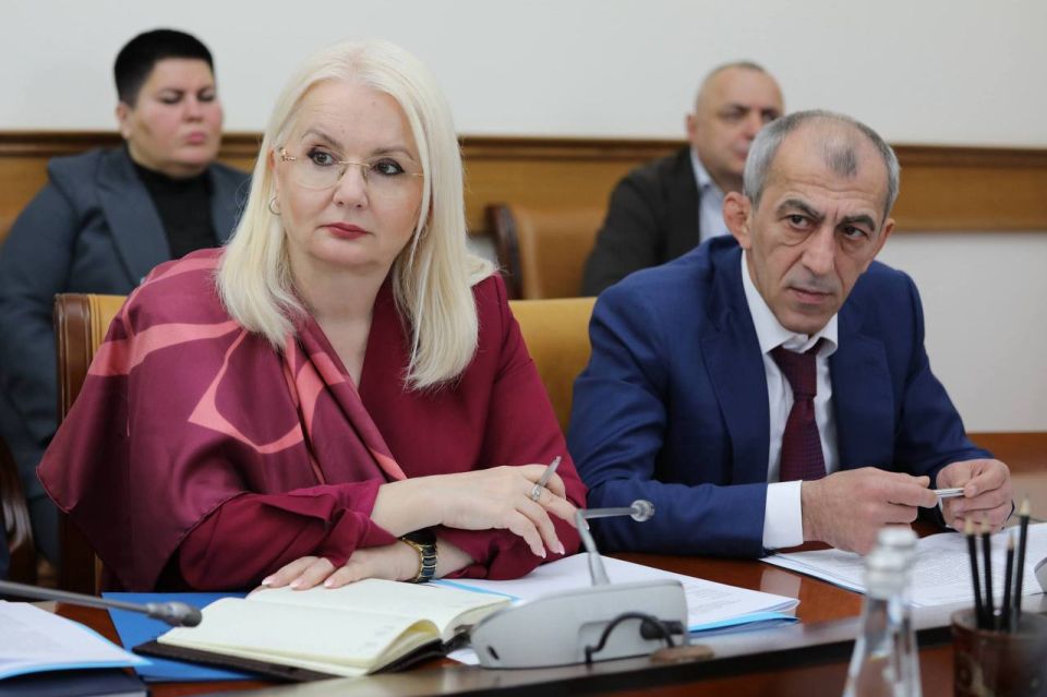 Заседание Правительства Дагестана провёл накануне премьер-министр республики Магомед Рамазанов Заседание Правительства Дагестана провёл накануне премьер-министр республики Магомед Рамазанов