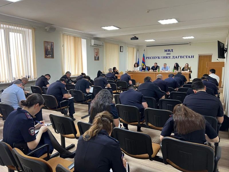 Минюст Дагестана оценил лучших инспекторов ПДН республики Минюст Дагестана оценил лучших инспекторов ПДН республики