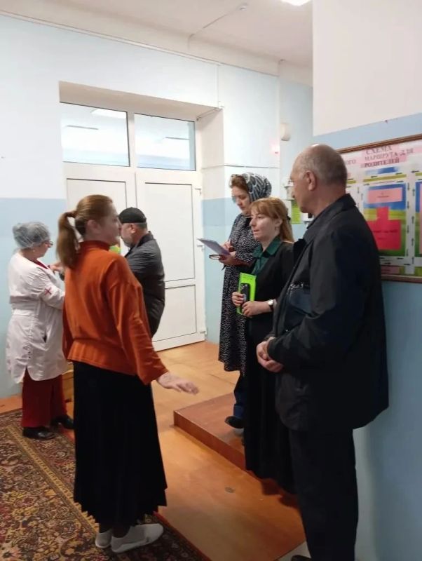 Сегодня, 26 мая в МБДОУ «Детский сад № 22 «Солнышко» специалистами Управления по делам ГО и ЧС г. Каспийск совместно с сотрудниками Аппарата АТК города,Росгвардии представителя общественного совета Министерства цифрового... Сегодня, 26 мая в МБДОУ «Детский сад № 22 «Солнышко» специалистами Управления по делам ГО и ЧС г. Каспийск совместно с сотрудниками Аппарата АТК города,Росгвардии представителя общественного совета Министерства цифрового...