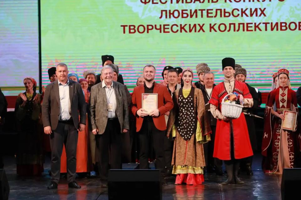 Хасавюртовский ансамбль «Эхо гор» стал лауреатом Всероссийского фестиваль-конкурса любительских творческих коллективов Хасавюртовский ансамбль «Эхо гор» стал лауреатом Всероссийского фестиваль-конкурса любительских творческих коллективов