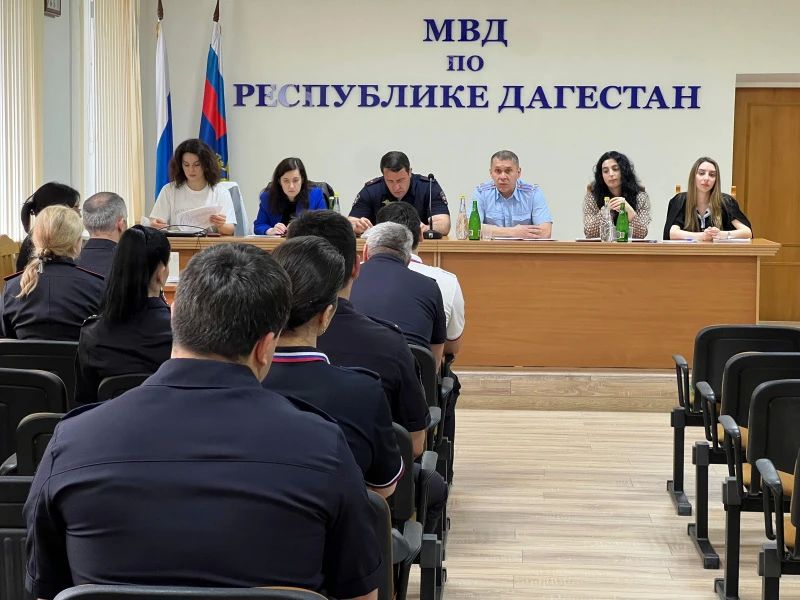 Минюст Дагестана оценил лучших инспекторов ПДН республики Минюст Дагестана оценил лучших инспекторов ПДН республики