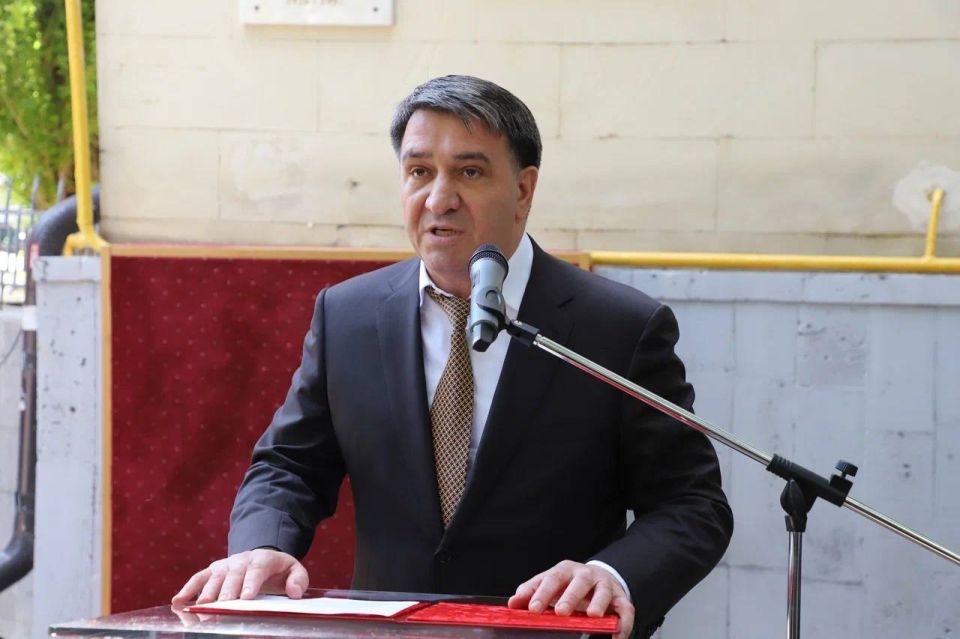 Мемориальную плиту народному писателю Республики Дагестан Мусе Магомедову открыли в Махачкале Мемориальную плиту народному писателю Республики Дагестан Мусе Магомедову открыли в Махачкале