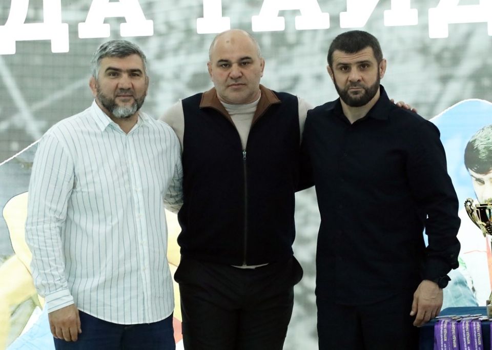 Юноши поспорили за призы от Мурада Гайдарова Юноши поспорили за призы от Мурада Гайдарова