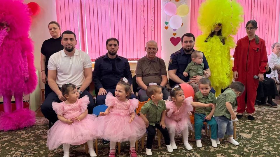 Сотрудники следственного управления поздравили воспитанников детского дома с Международным днем защиты детей