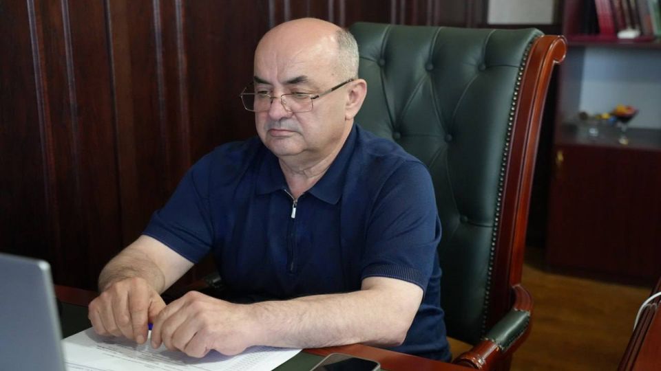 Администрация Хасавюрта приняла участие в совещании по вопросам ликвидации последствий паводков в РД Администрация Хасавюрта приняла участие в совещании по вопросам ликвидации последствий паводков в РД