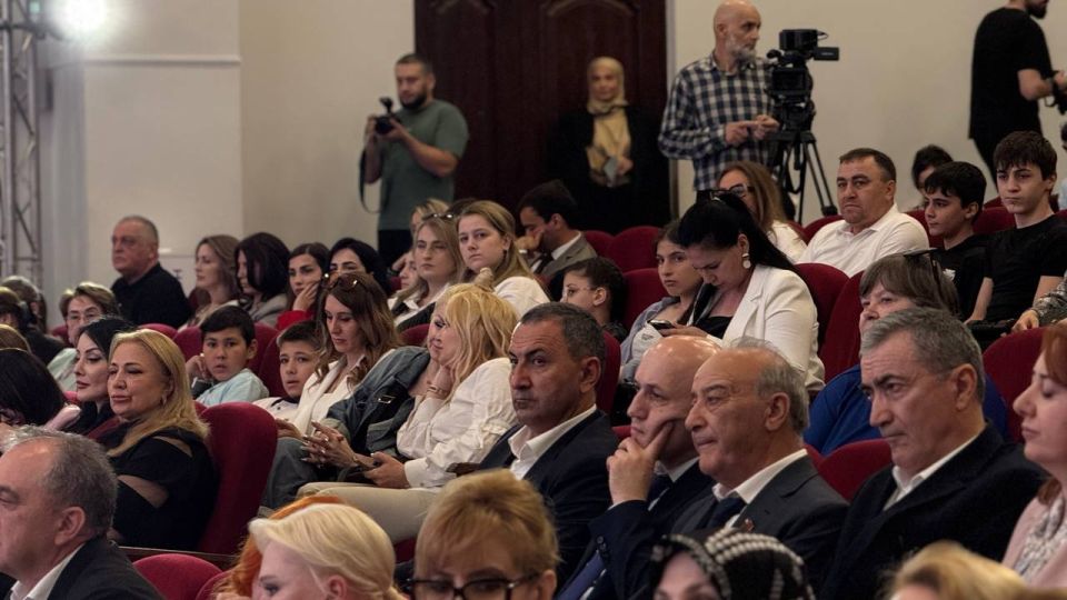 Юрий Левицкий: «Дети - наше будущее, наша надежда и гордость» Юрий Левицкий: «Дети - наше будущее, наша надежда и гордость»