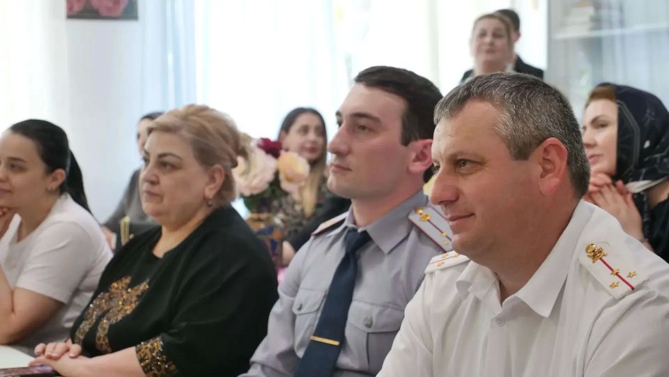 Большой праздник. В Хасавюртовском районе масштабно отметили День защиты детей Большой праздник. В Хасавюртовском районе масштабно отметили День защиты детей