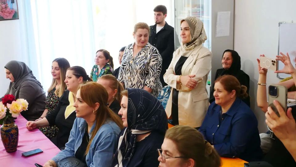 Большой праздник. В Хасавюртовском районе масштабно отметили День защиты детей Большой праздник. В Хасавюртовском районе масштабно отметили День защиты детей