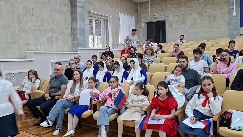 В доме журналистов Дагестана прошел детский праздник, устроенный газетой «Орленок Дагестана»