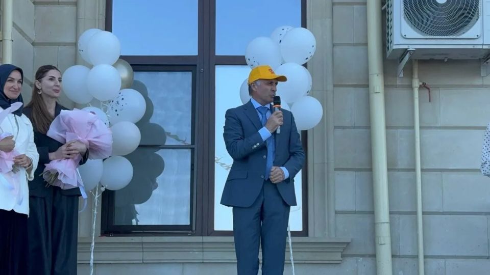 Вице-спикер парламента Камил Давдиев, депутаты НС Мурат Пайзулаев и Марат Алияров приняли участие в открытии фестиваля детского творчества «Мы рисуем мир!», состоявшегося накануне в Махачкале Вице-спикер парламента Камил Давдиев, депутаты НС Мурат Пайзулаев и Марат Алияров приняли участие в открытии фестиваля детского творчества «Мы рисуем мир!», состоявшегося накануне в Махачкале