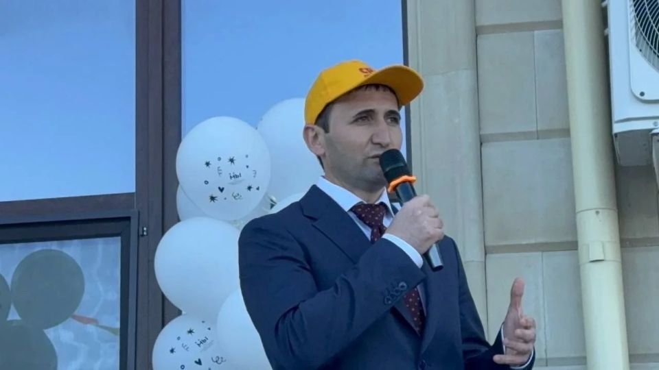 Вице-спикер парламента Камил Давдиев, депутаты НС Мурат Пайзулаев и Марат Алияров приняли участие в открытии фестиваля детского творчества «Мы рисуем мир!», состоявшегося накануне в Махачкале Вице-спикер парламента Камил Давдиев, депутаты НС Мурат Пайзулаев и Марат Алияров приняли участие в открытии фестиваля детского творчества «Мы рисуем мир!», состоявшегося накануне в Махачкале