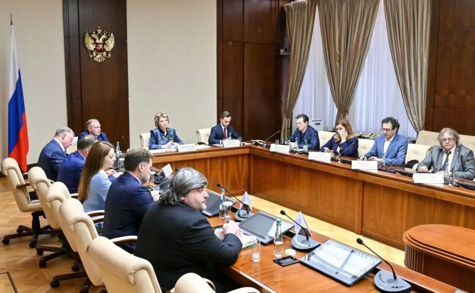 Фёдор Щукин принял участие в обсуждении вопросов поддержки языков народов России под руководством Владимира Путина Фёдор Щукин принял участие в обсуждении вопросов поддержки языков народов России под руководством Владимира Путина