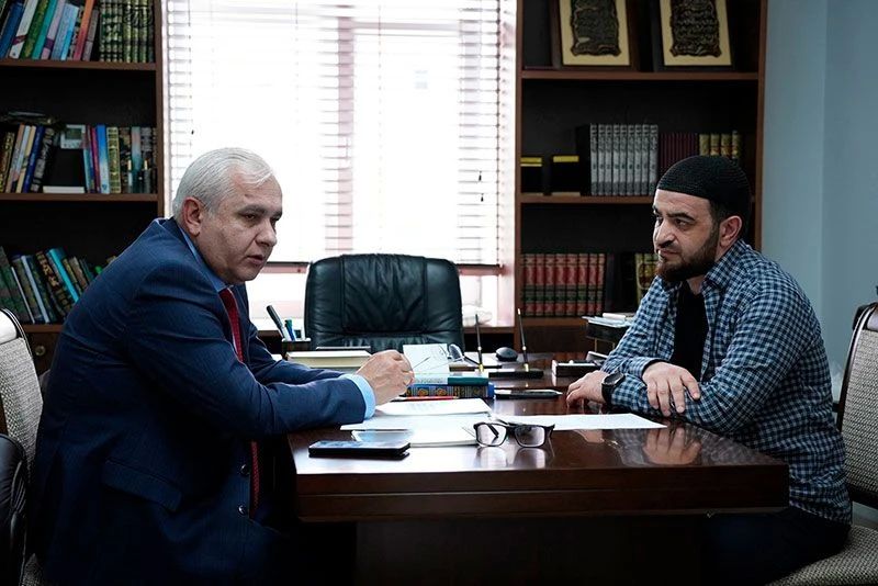 Заместитель министра сельского хозяйства и продовольствия Дагестана Шамиль Джамалов и руководитель экспертного совета по торгово-экономическим вопросам при Муфтияте РД Абдулмагомед Магомедов обсудили меры по наращиванию... Заместитель министра сельского хозяйства и продовольствия Дагестана Шамиль Джамалов и руководитель экспертного совета по торгово-экономическим вопросам при Муфтияте РД Абдулмагомед Магомедов обсудили меры по наращиванию...