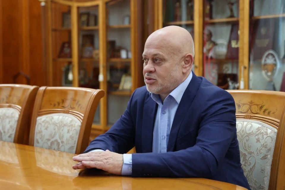 Фёдор Щукин и глава Михайловского округа Запорожской области Вячеслав Бедняк обсудили итоги и планы восстановительных работ в Михайловском округе Фёдор Щукин и глава Михайловского округа Запорожской области Вячеслав Бедняк обсудили итоги и планы восстановительных работ в Михайловском округе