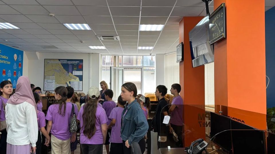 Сегодня 11 июня, Резервный центр обработки вызовов «Системы -112» посетили детишки пришкольного лагеря «Дружба народов» на базе МБОУ «СОШ№5» Сегодня 11 июня, Резервный центр обработки вызовов «Системы -112» посетили детишки пришкольного лагеря «Дружба народов» на базе МБОУ «СОШ№5»