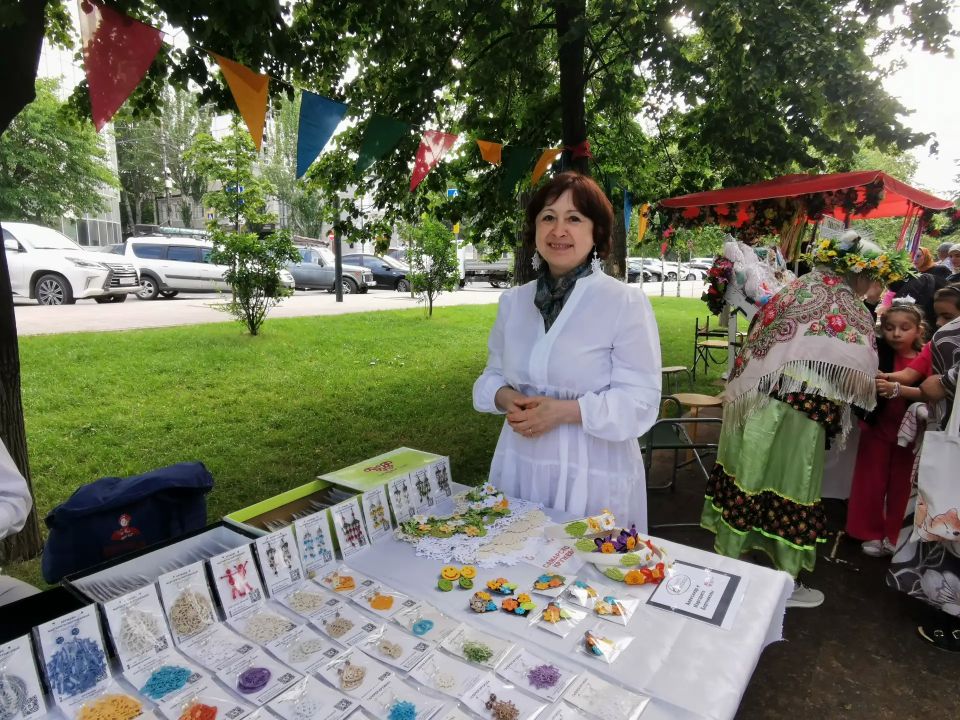 В Махачкале на бульваре им. Сулеймана Стальского открылась выставка-ярмарка изделий мастеров народных промыслов В Махачкале на бульваре им. Сулеймана Стальского открылась выставка-ярмарка изделий мастеров народных промыслов