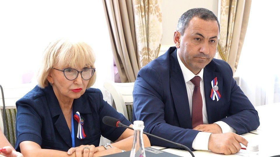 В Махачкале проходит прием делегации гуманитарной миссии «ВСЕ СВОи» В Махачкале проходит прием делегации гуманитарной миссии «ВСЕ СВОи»
