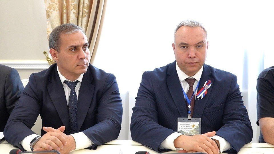 В Махачкале проходит прием делегации гуманитарной миссии «ВСЕ СВОи» В Махачкале проходит прием делегации гуманитарной миссии «ВСЕ СВОи»