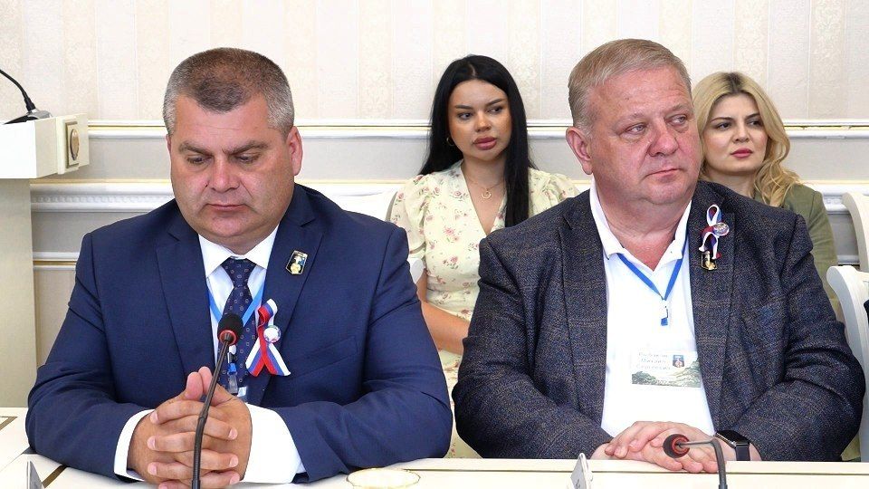 В Махачкале проходит прием делегации гуманитарной миссии «ВСЕ СВОи» В Махачкале проходит прием делегации гуманитарной миссии «ВСЕ СВОи»