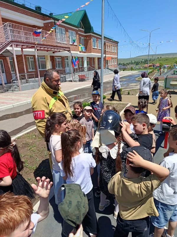 Сотрудники пожарной части N57 провели тренировочное занятие по решению пожарно-тактических задач на социально-значимом объекте Сотрудники пожарной части N57 провели тренировочное занятие по решению пожарно-тактических задач на социально-значимом объекте