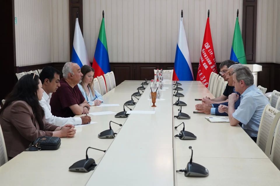 В Дербент с визитом прибыла делегация Исламской Республики Пакистан во главе с Чрезвычайным и Полномочным Послом в РФ Фейсалом Ниазом Тирмизи В Дербент с визитом прибыла делегация Исламской Республики Пакистан во главе с Чрезвычайным и Полномочным Послом в РФ Фейсалом Ниазом Тирмизи