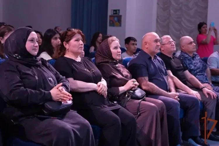 В Дагестане прошли концерты ансамбля песни и пляски Северо-Кавказского ордена Жукова округа Росгвардии В Дагестане прошли концерты ансамбля песни и пляски Северо-Кавказского ордена Жукова округа Росгвардии