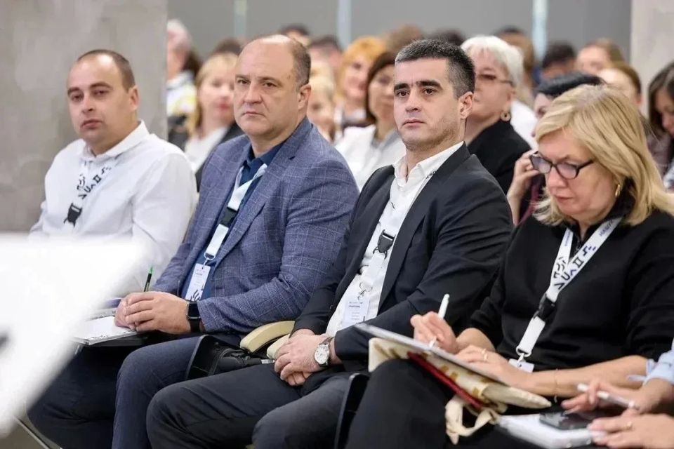 Центр знаний «Машук» запустил всероссийский проект «Эффект «Машука»: сила образования — в людях», первым героем которого стал выпускник центра, директор каспийской гимназии №12 имени Анвара Аджиева Хайрула Мурзаев Центр знаний «Машук» запустил всероссийский проект «Эффект «Машука»: сила образования — в людях», первым героем которого стал выпускник центра, директор каспийской гимназии №12 имени Анвара Аджиева Хайрула Мурзаев