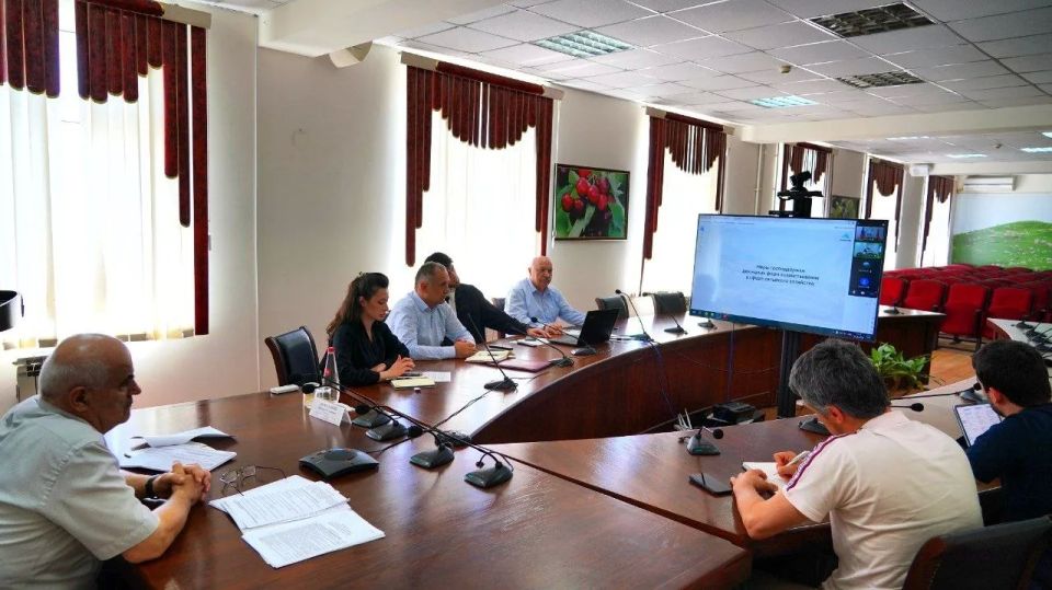 Минсельхозпрод Дагестана и АО «Кавказ.РФ» обсудили реализуемые в республике меры государственной поддержки малых форм хозяйствования в агропромышленном комплексе Минсельхозпрод Дагестана и АО «Кавказ.РФ» обсудили реализуемые в республике меры государственной поддержки малых форм хозяйствования в агропромышленном комплексе