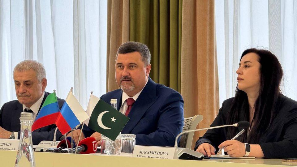Федор Щукин проводит встречу с послом Пакистана в РФ Фейсалом Ниазом Тирмизи Федор Щукин проводит встречу с послом Пакистана в РФ Фейсалом Ниазом Тирмизи