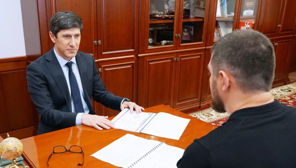 Магомед Дибиров обсудил итоги стажировки с участником программы «Доблесть гор»