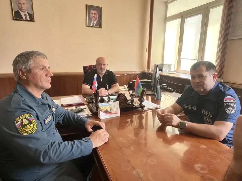 "Только совместными усилиями мы сможем минимизировать риски и сохранить жизни людей" Руководитель ГКУ РД «Противопожарная служба Республики Дагестан» Эльдар Хамавов... "Только совместными усилиями мы сможем минимизировать риски и сохранить жизни людей" Руководитель ГКУ РД «Противопожарная служба Республики Дагестан» Эльдар Хамавов...
