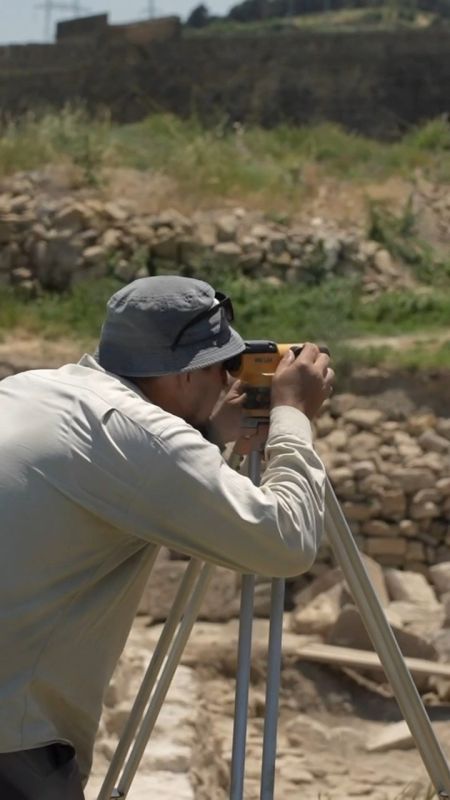 Археологи во время раскопок на территории цитадели Нарын-кала нашли множество уникальных артефактов Археологи во время раскопок на территории цитадели Нарын-кала нашли множество уникальных артефактов