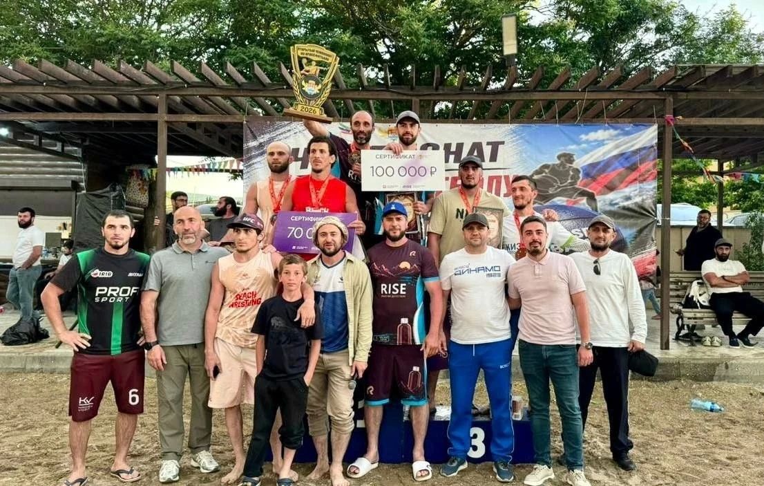 На городском пляже Махачкалы прошел открытый чемпионат по кроссфитболу, приуроченный ко Дню России и Году единства народов России, в котором приняли участие 34 команд из Дагестана и регионов страны: Чечни, Ингушетии... На городском пляже Махачкалы прошел открытый чемпионат по кроссфитболу, приуроченный ко Дню России и Году единства народов России, в котором приняли участие 34 команд из Дагестана и регионов страны: Чечни, Ингушетии...