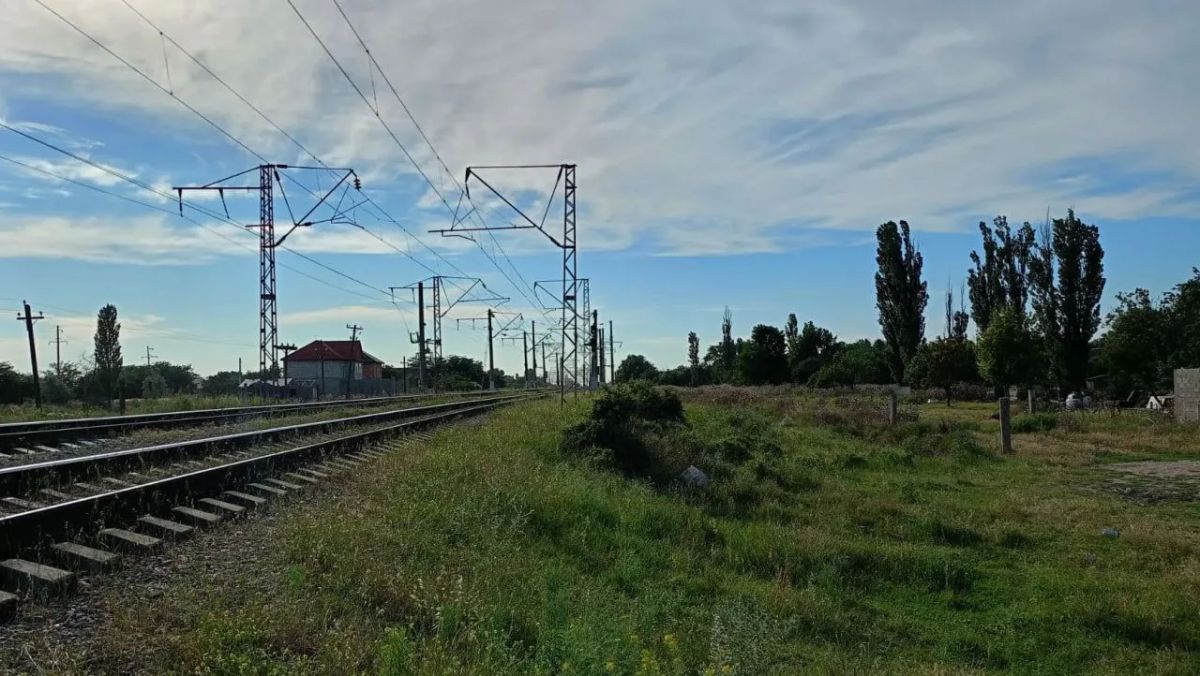 Рейд на железной дороге: в поселке Шамхал проверили выпас скота Рейд на железной дороге: в поселке Шамхал проверили выпас скота