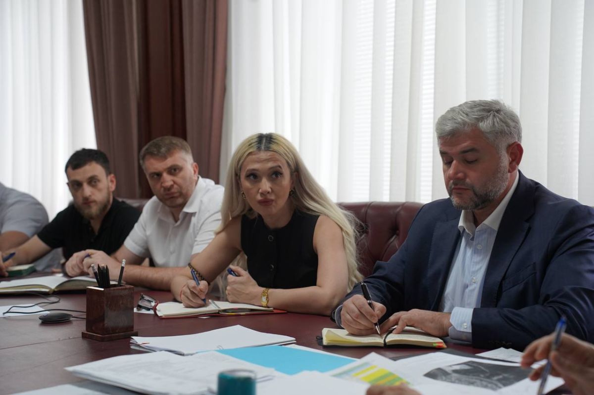 Заур Эминов обозначил ключевые задачи Минимущества на предстоящую неделю Заур Эминов обозначил ключевые задачи Минимущества на предстоящую неделю